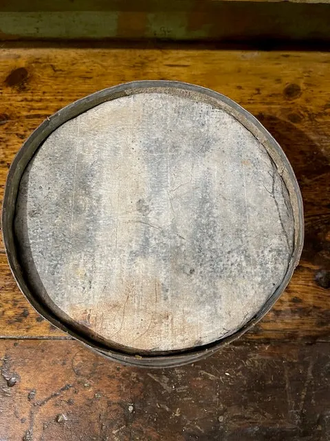 Metal Bucket    #6106