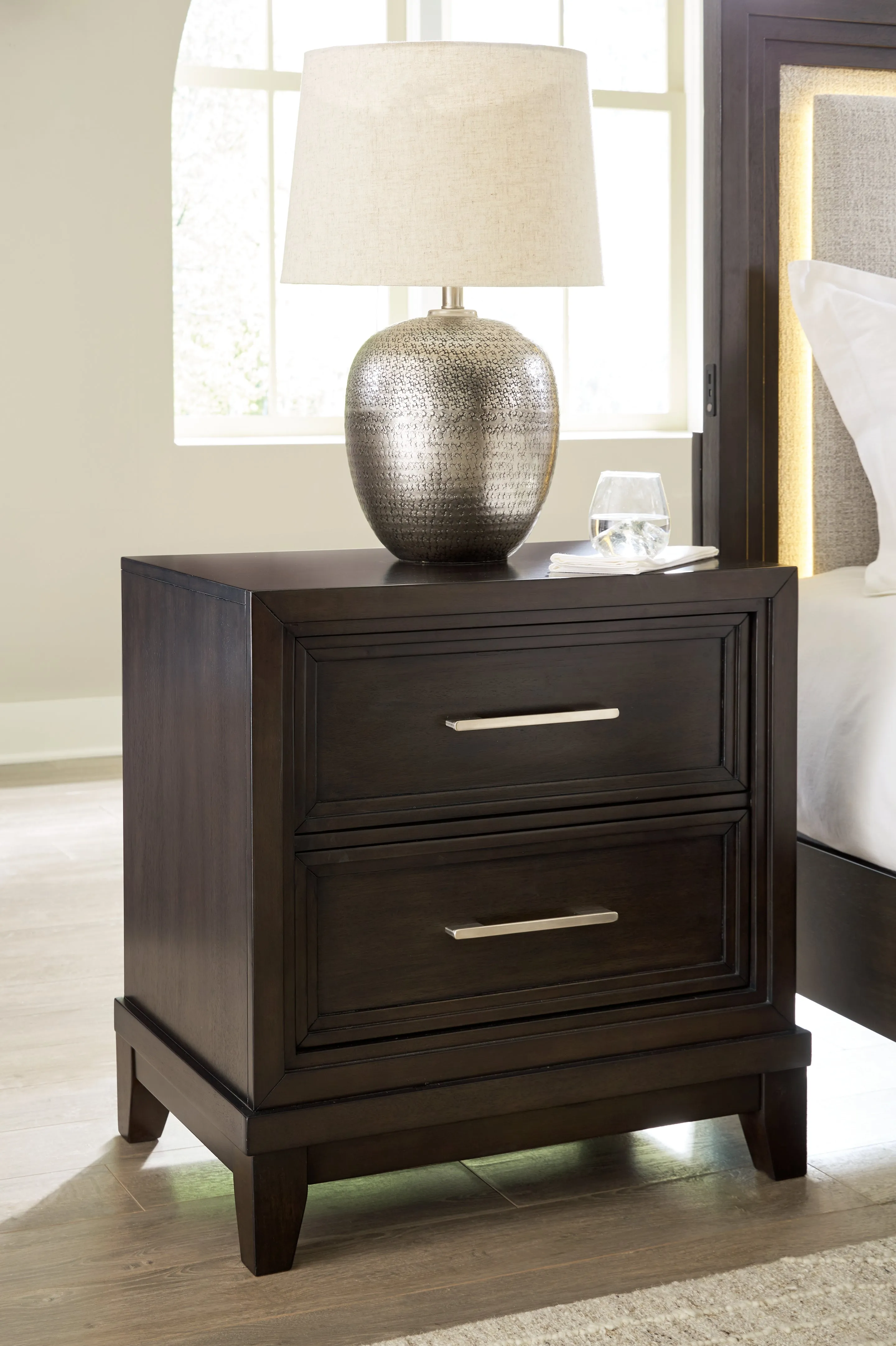 Neymorton King Upholstered Panel Bed with Mirrored Dresser and 2 Nightstands in Dark Grayish Brown